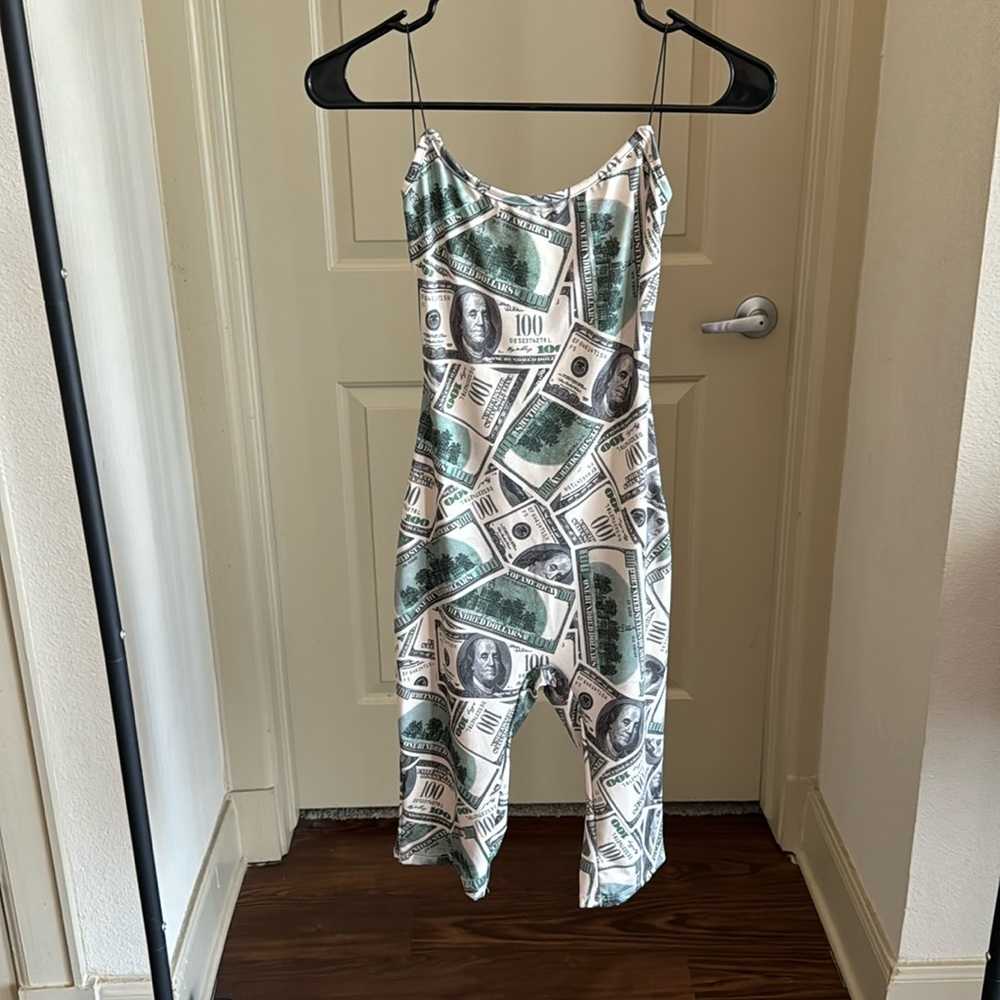 1 piece set Money design new never worn